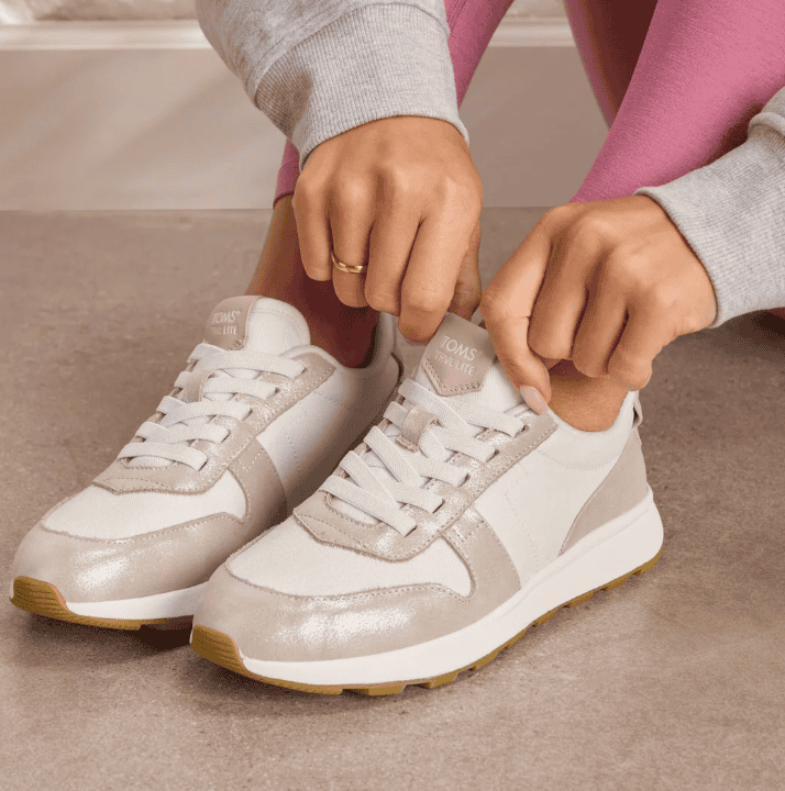 TRVL LITE Retro Runner Sneaker